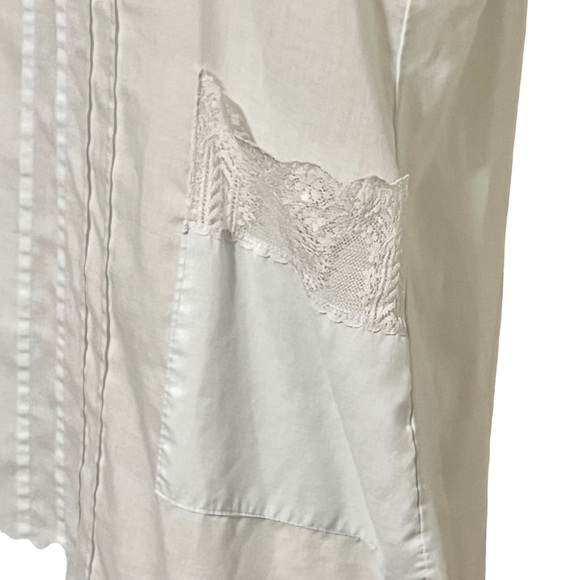 Vintage Henson Kickernick Lace Collared Nightgown with Lace Pockets and Pintuck. - Picture 4 of 9